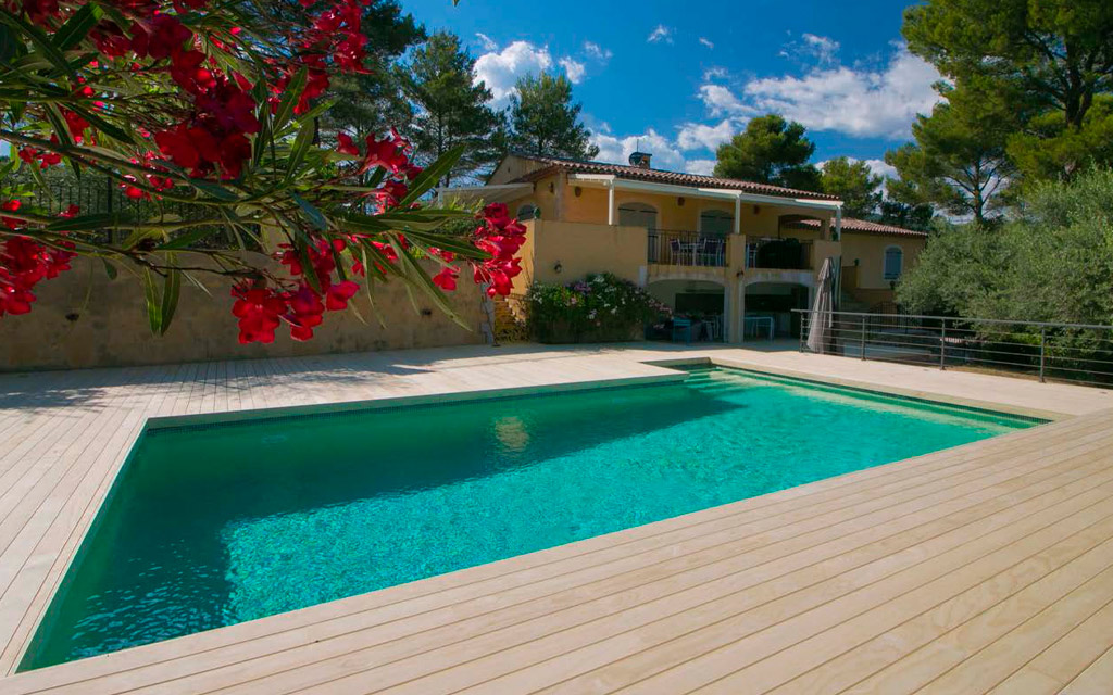 EasyClip-revestimiento-piscina-tarima-suelo-exterior-madera-Accoya-Woodstone-Leroux